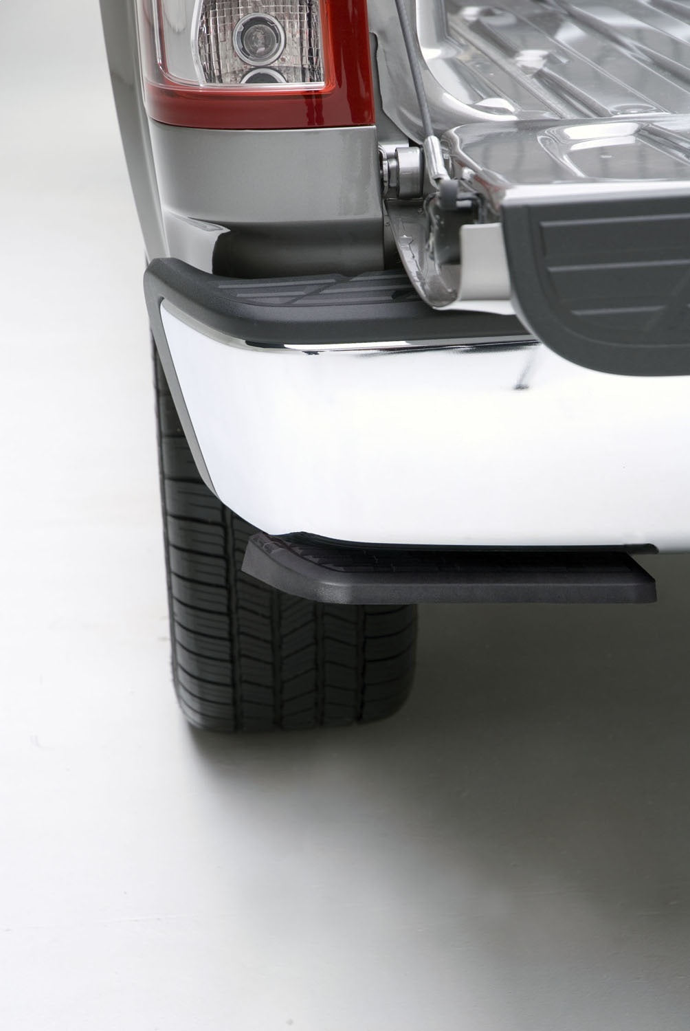 AMP 2007 2013 CHEVROLET SILVERADO 1500 BLACK BEDSTEP