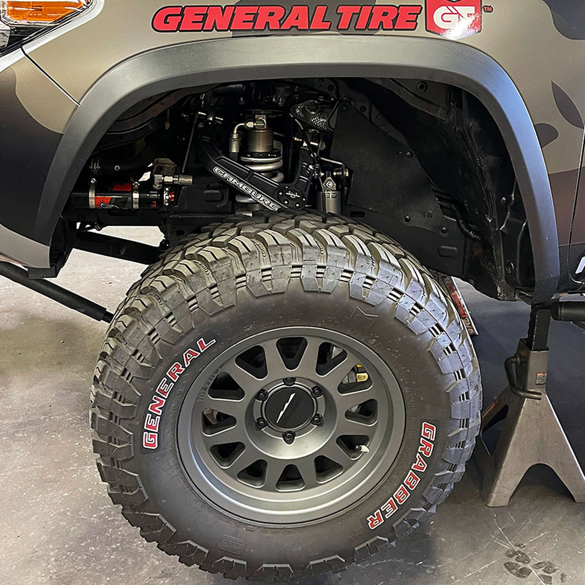 Camburg Toyota 4-Runner 03-24 FJ 07-14 Race L T Front Axle Set