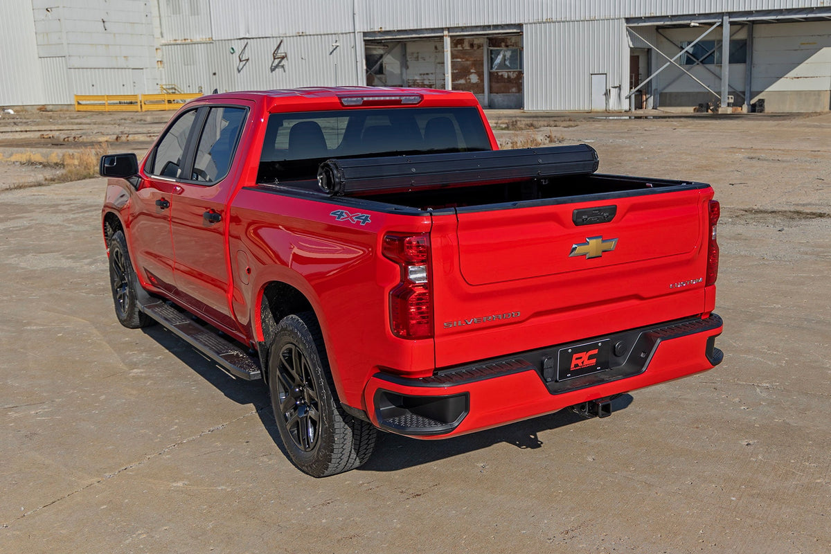 Rough Country Hard Roll Up Bed Cover 5 10 Bed Chevy GMC Sierra 1500 (19-26) Silverado 1500 (19-26)