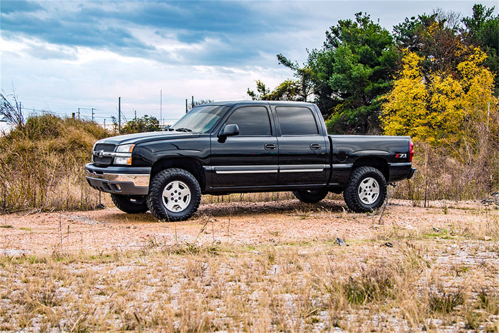 Rough Country 1.5-2 Inch Lift Kit M1 Chevy Silverado GMC Sierra 1500 4WD (1999-2006 Classic)