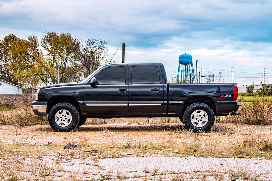 Rough Country 1.5-2 Inch Lift Kit M1 Chevy Silverado GMC Sierra 1500 4WD (1999-2006 Classic)