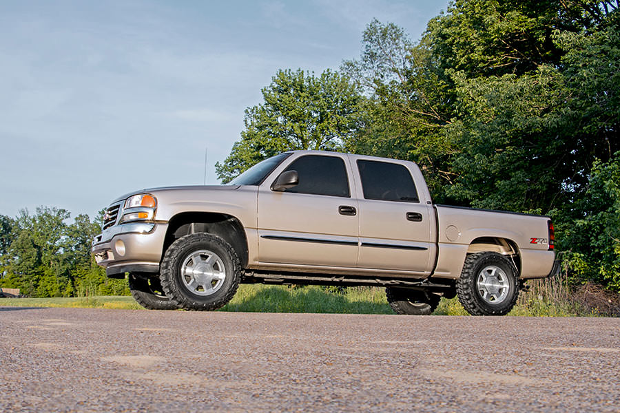 Rough Country 1.5-2 Inch Lift Kit M1 Chevy Silverado GMC Sierra 1500 4WD (1999-2006 Classic)